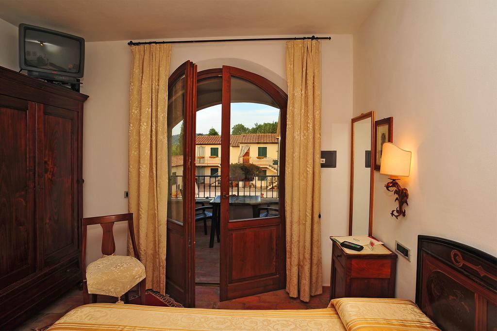 Hotel La Fonte Del Cerro Saturnia Room photo